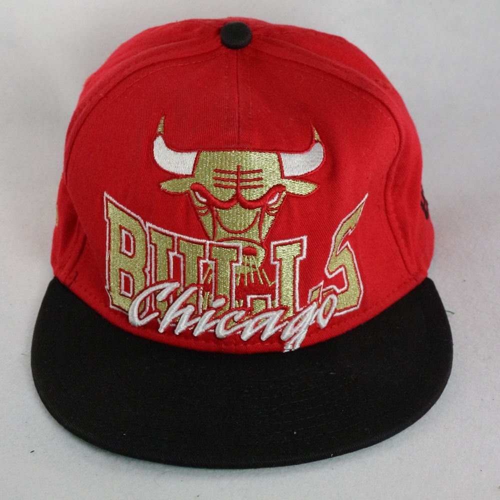 New Era CHICAGO BULLS Red/Black/Gold Snapback Hat ONESIZE